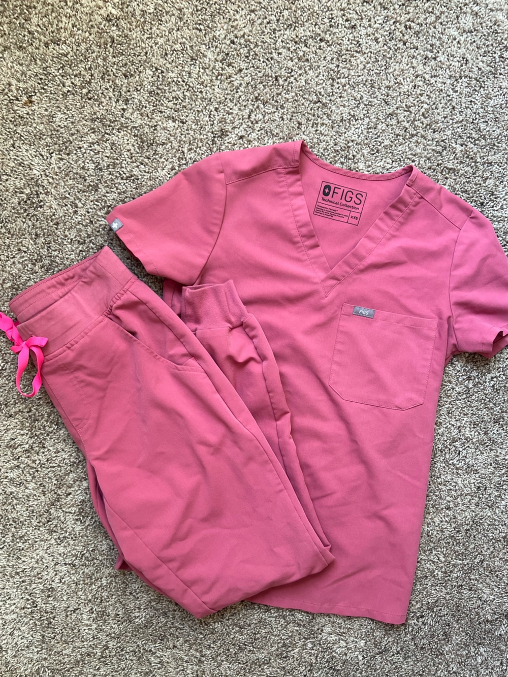 FIGS Scrub Set Quartz Pink Zemora Joggers XS - Catarina One Pocket Top XXS